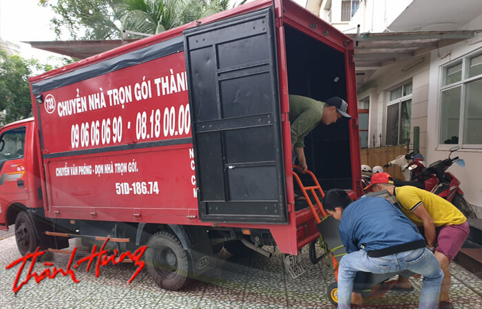 Taxi tải Thành Hưng vẫn luôn là đơn vị chuyển dọn nhà giá rẻ chất lượng nhất hiện nay tại TPHCM